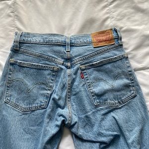 501 Levi straight leg jeans